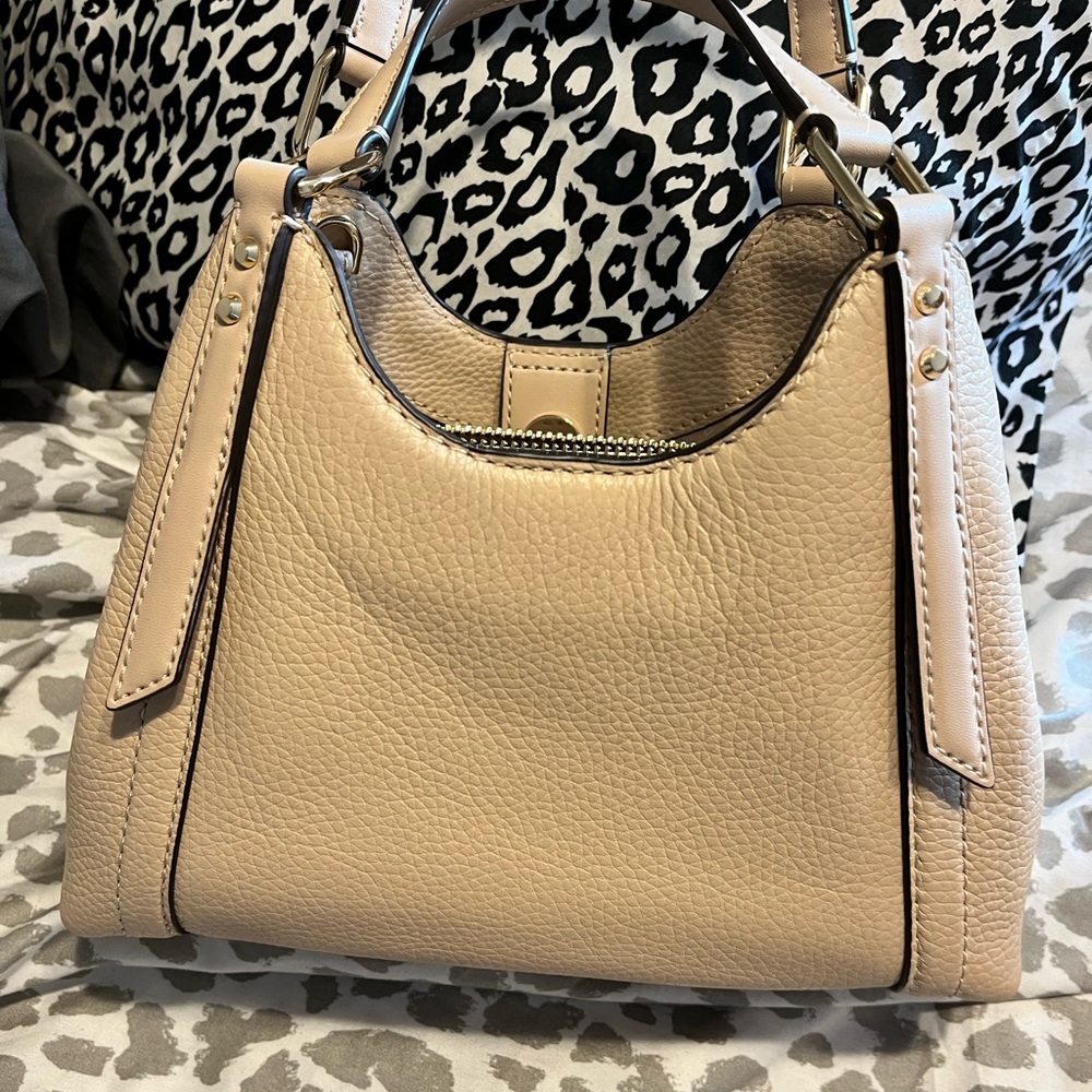 New Michael kors handbag - Picture 2 of 3